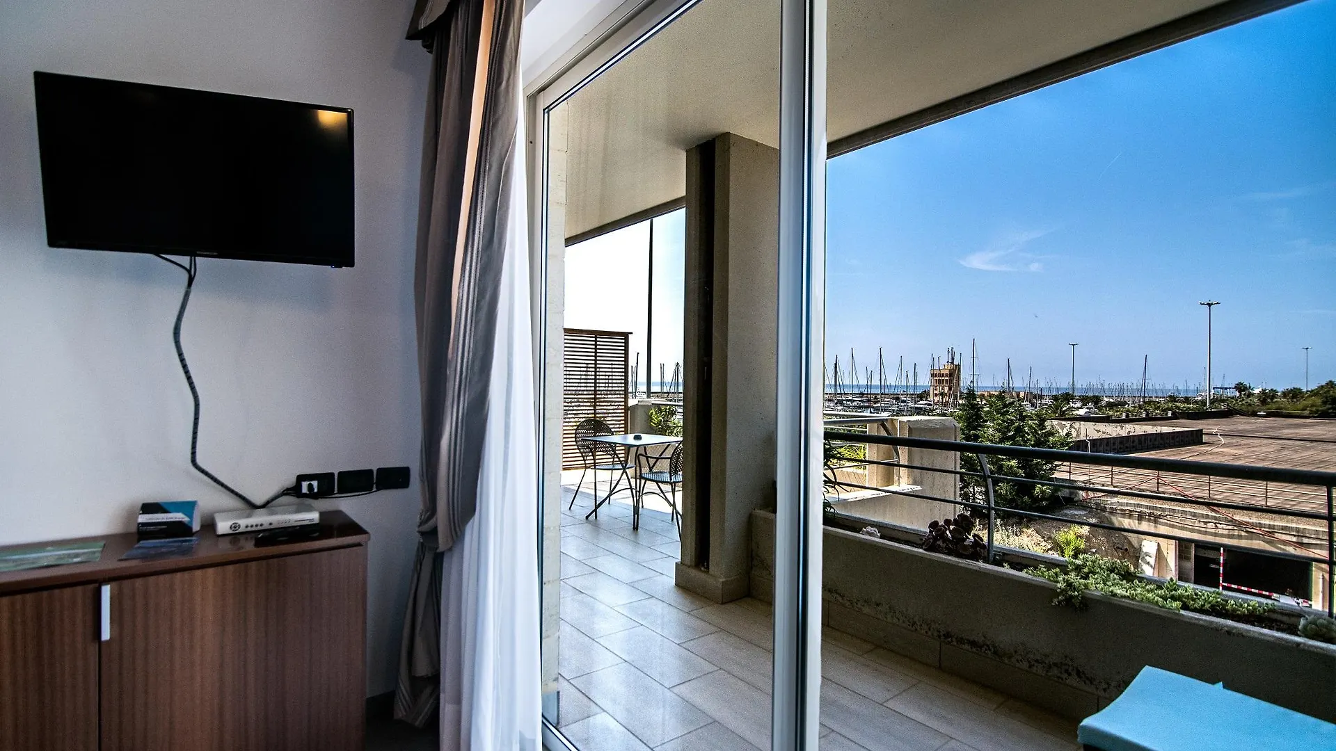 Aregai Marina Hotel & Residence Санто-Стефано-аль-Мар