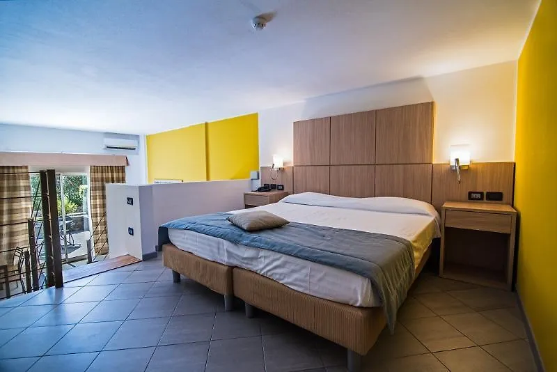 Aregai Marina Hotel & Residence Santo Stefano al Mare 4*,